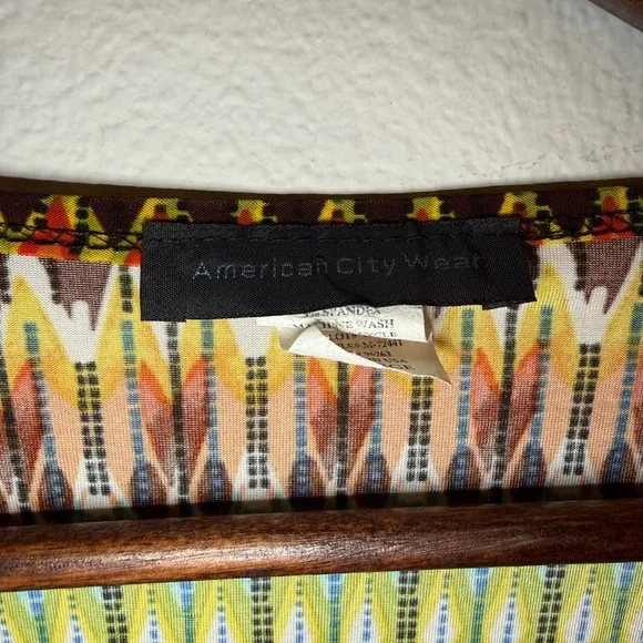 American City Wear Multicolor Geometric Top - Picture 6 of 7